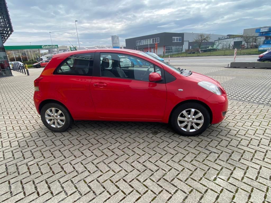 Toyota yaris, Autos, Toyota, Rouge, Achat, Boîte manuelle, Particulier