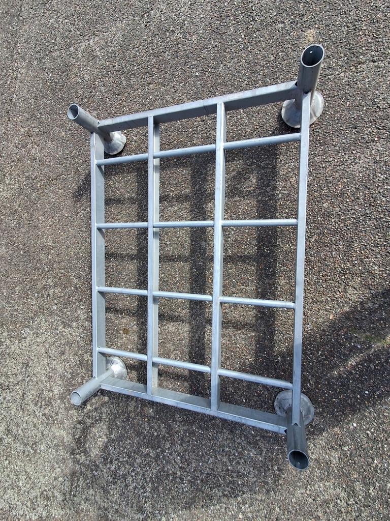 Ijzere stapelrek grijs metaal, Ophalen