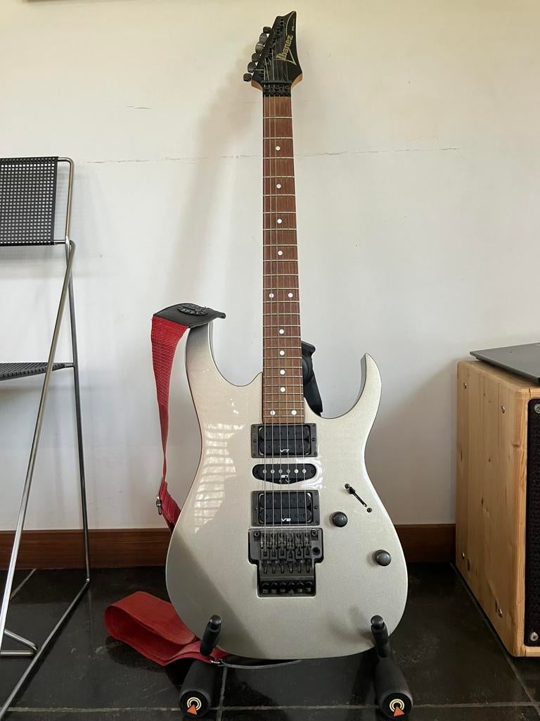 Elektrische gitaar IBANEZ RG Series, Muziek en Instrumenten, Snaarinstrumenten | Gitaren | Elektrisch, Ophalen, Zo goed als nieuw