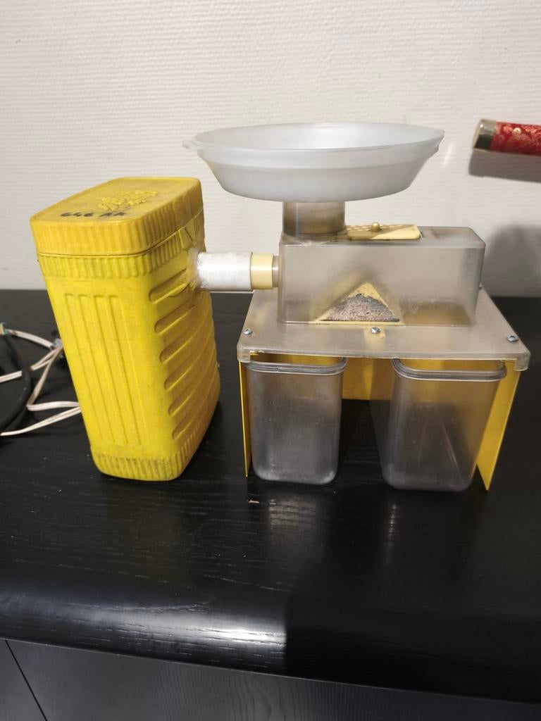 Kafmolen voor vogelzaad, Dieren en Toebehoren, Ophalen of Verzenden, Gebruikt, Eten en Drinken