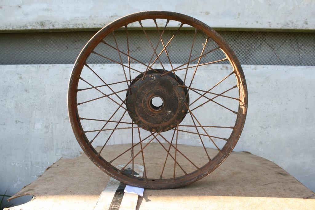 ROUE GILLET HERSTAL SAROLEA FN DKW NSU, Motos, Pièces | Oldtimers & Ancêtres, Enlèvement ou Envoi