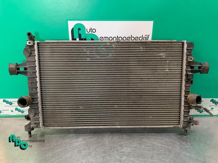 Radiateur van een Opel Astra (Astra H 04-), Gebruikt, -, -, Opel