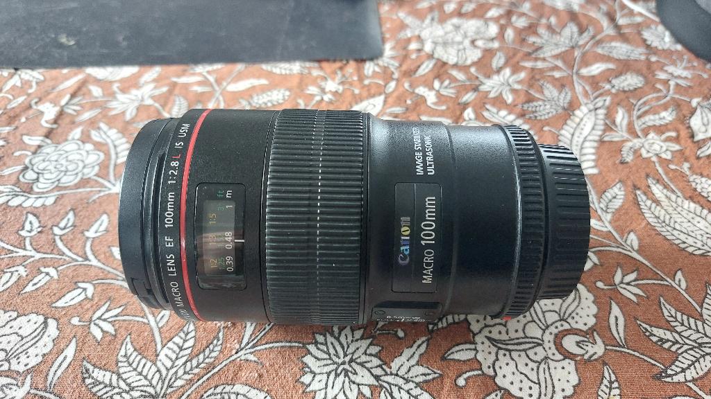 objectif Canon EF 100mm f/2.8L Macro IS USM, Enlèvement, Comme neuf, Objectif macro