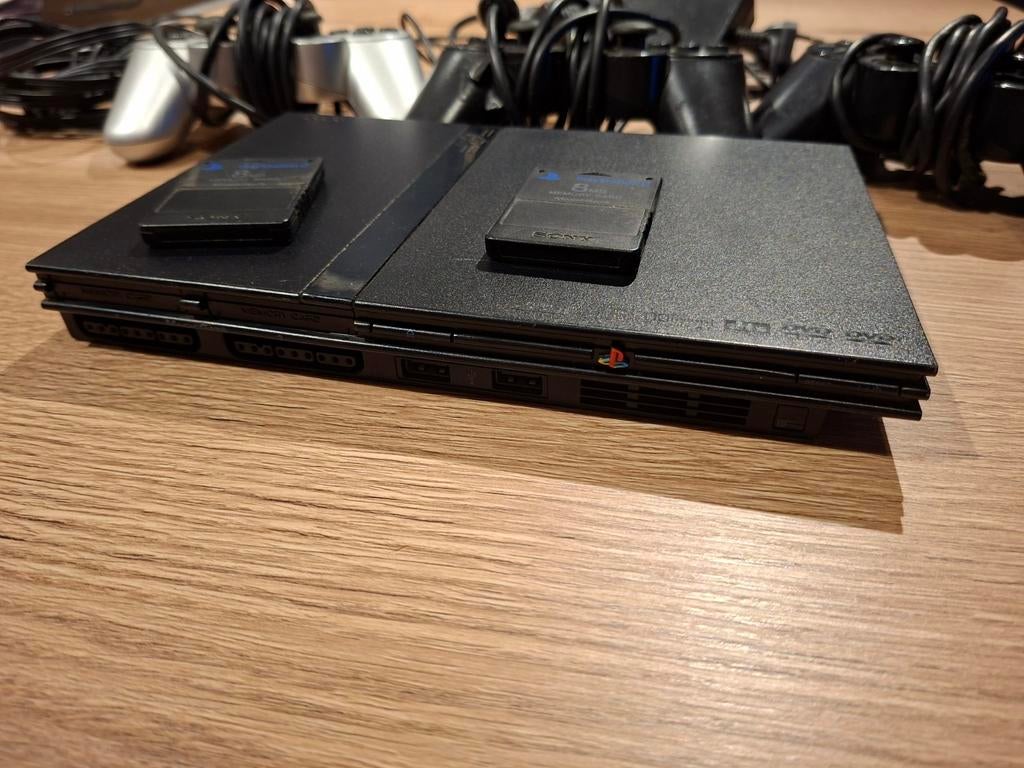 PS2 Slim, 3 manettes, deux cartes mémoires, 2 jeux, Consoles de jeu & Jeux vidéo, Enlèvement, Bleu, Slim