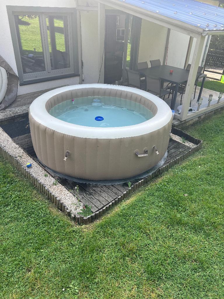 Jacuzzi, Jardin & Terrasse, Bains à remous et Spas, Enlèvement, Utilisé, Tapis de sol, Gonflable