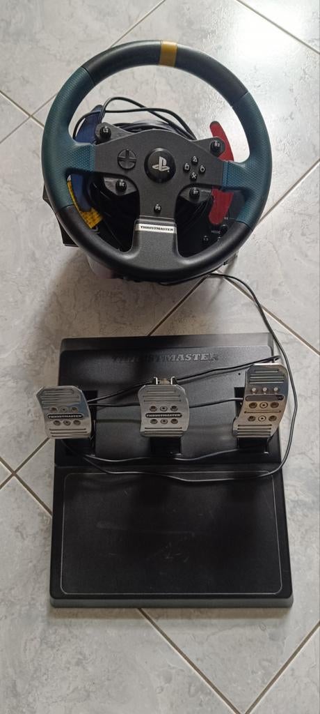 Thrustmaster T150, Consoles de jeu & Jeux vidéo, Enlèvement, Comme neuf