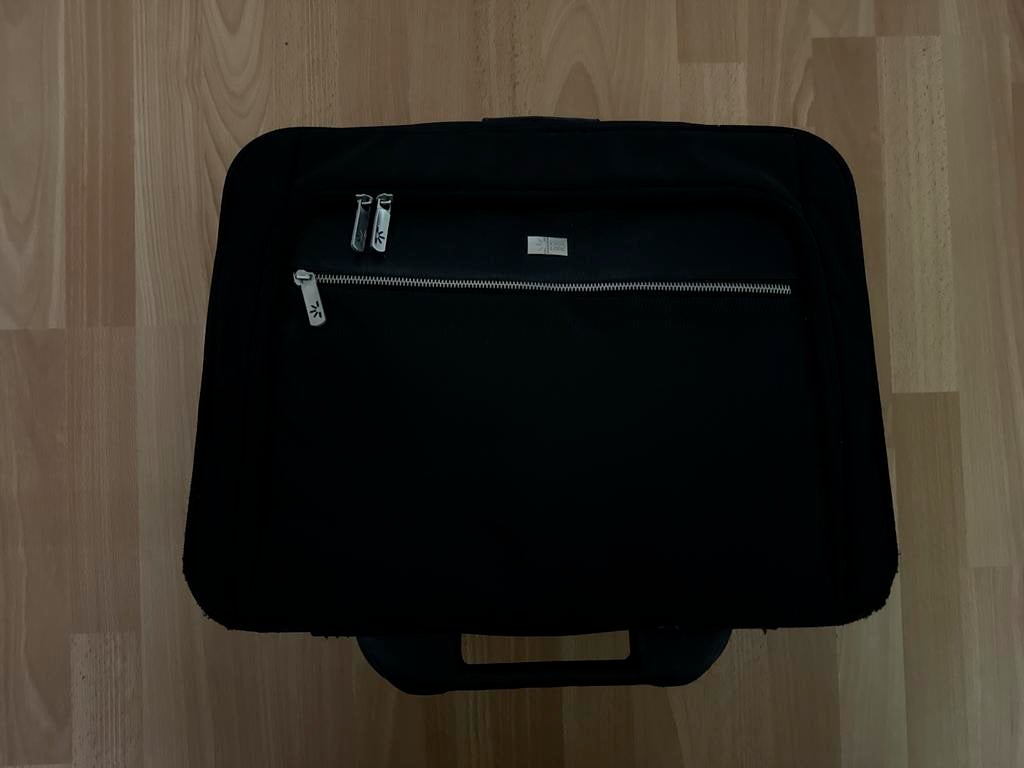 Valise cabine Case Logic, Enlèvement, Comme neuf