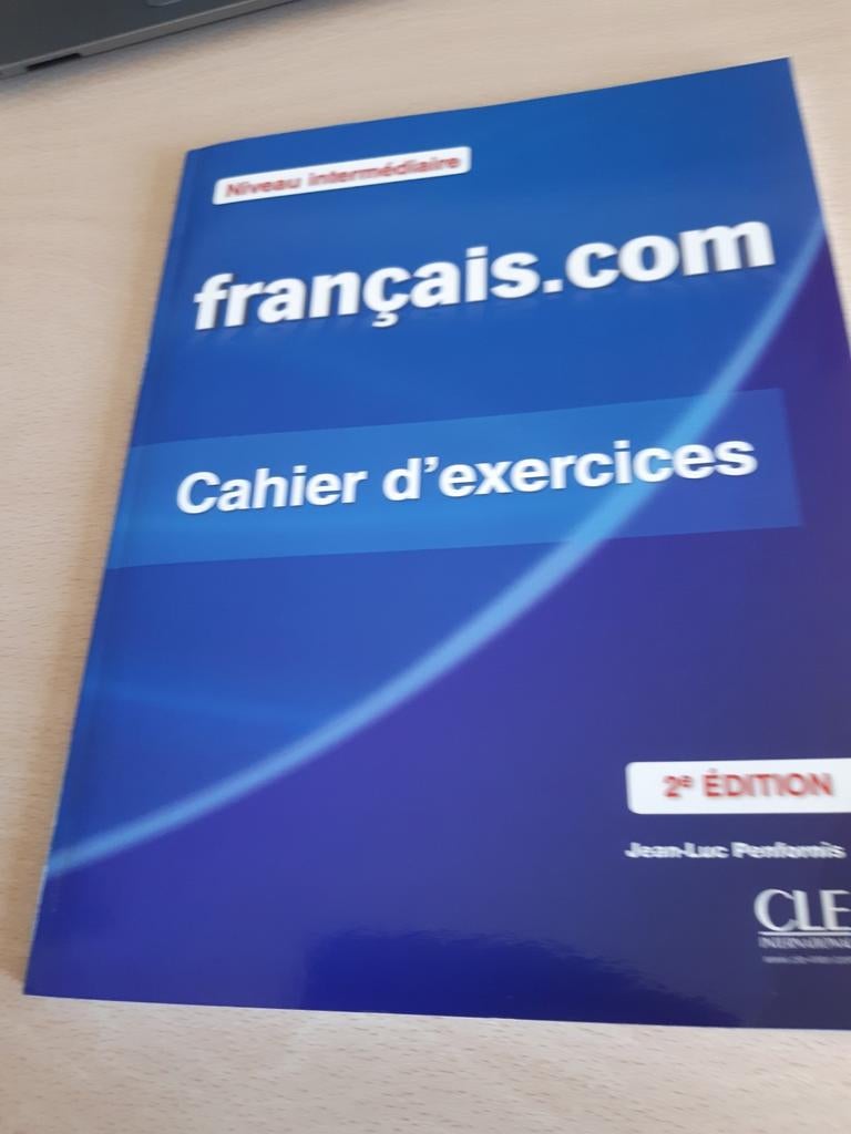 Français com cahier d'exercice niveau intermédiaire, Enlèvement ou Envoi, Neuf
