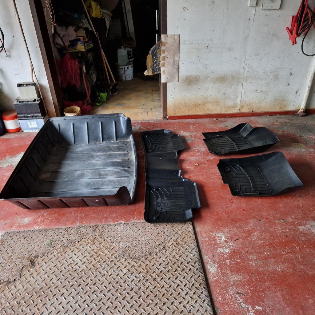 bac + tapis amg mercedes, Autos : Pièces & Accessoires, Enlèvement, Utilisé, Mercedes-Benz