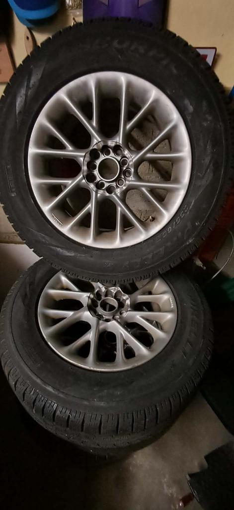 Jantes + pneus hivers Pirelli Scorpion 235/65/R17 104HM+S, Autos : Pièces & Accessoires, Pneus & Jantes, Neuf, Pneus et Jantes