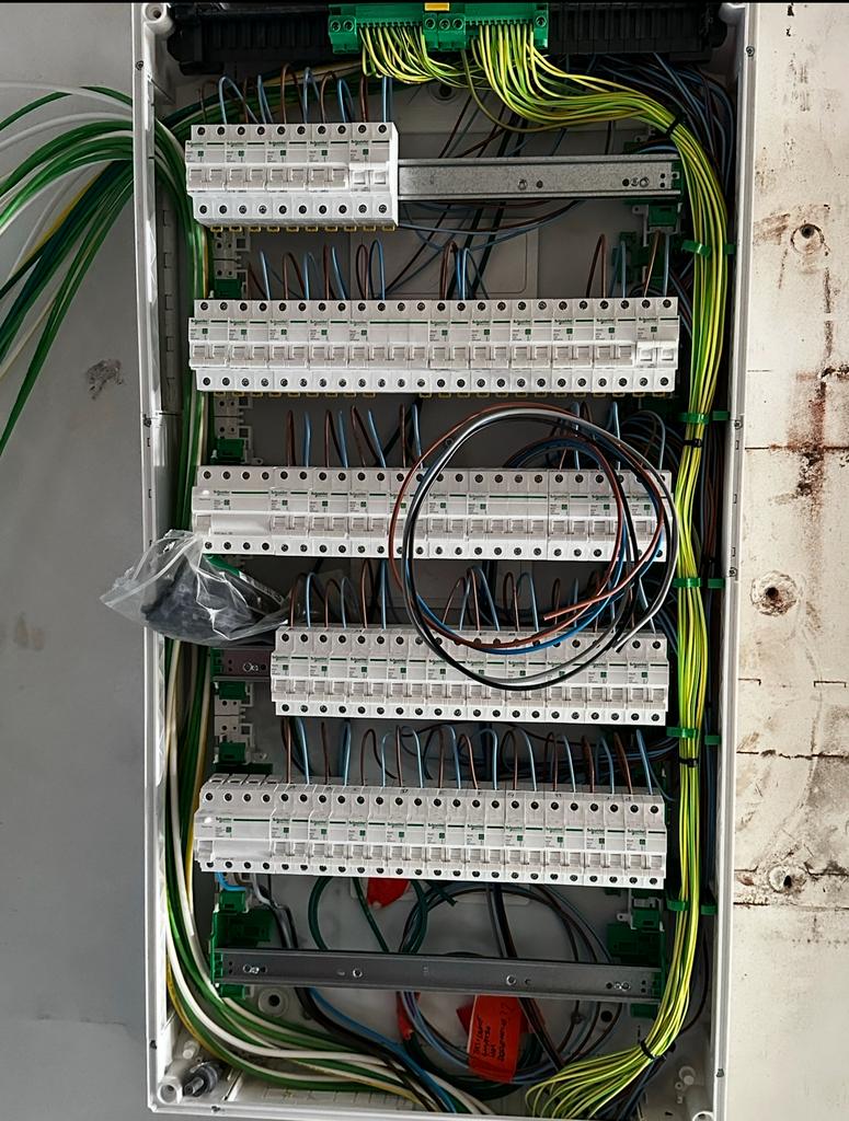 Wlectricien met ervaring, 24-uursservice, Onderhoud