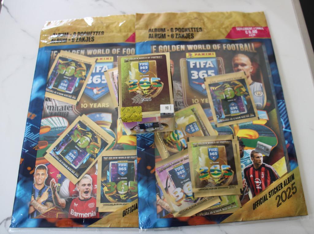 Fifa 365 Panini 2025 : 2 lege albums + 48 zakjes stickers, Enlèvement ou Envoi, Neuf, Affiche, Image ou Autocollant