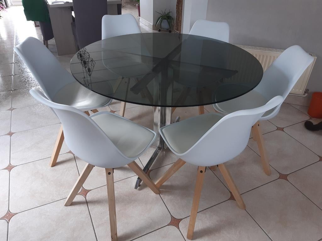 Table ronde en verre, Enlèvement, Verre