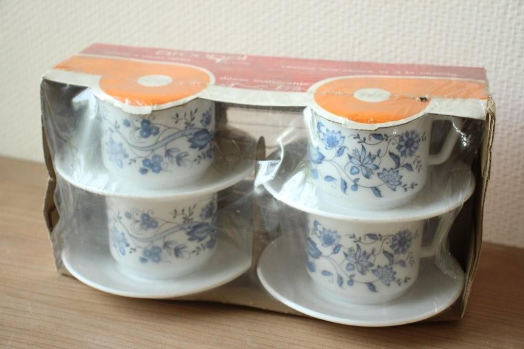 Vintage servies Arcopal Aster blauw, Ophalen of Verzenden, Gebruikt