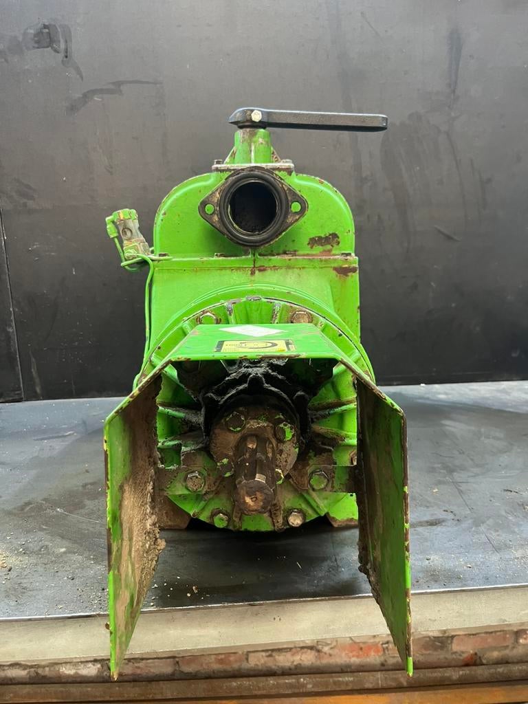 Vacuümpomp mesttank, Enlèvement