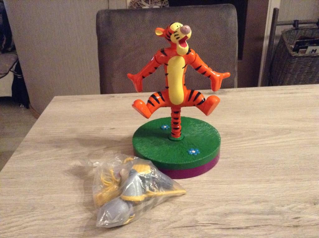 Disney Winnie the Pooh Teigetjes gezelschapspel, Vijf spelers of meer, Ophalen of Verzenden, Gebruikt, Onbekend