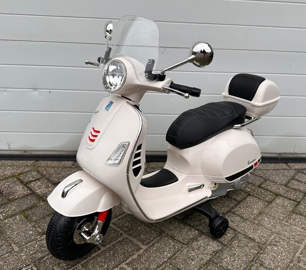 Vespa GTS Super 12v scooter wit Leer - MP3 - AUX verlichting, Kinderen en Baby's, Ophalen of Verzenden, Nieuw