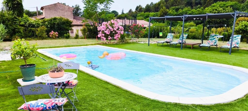 Luberon Villa4* individuelle clim piscine chauffee, Propriétaire, Village, Maison de campagne ou Villa, 8 personnes
