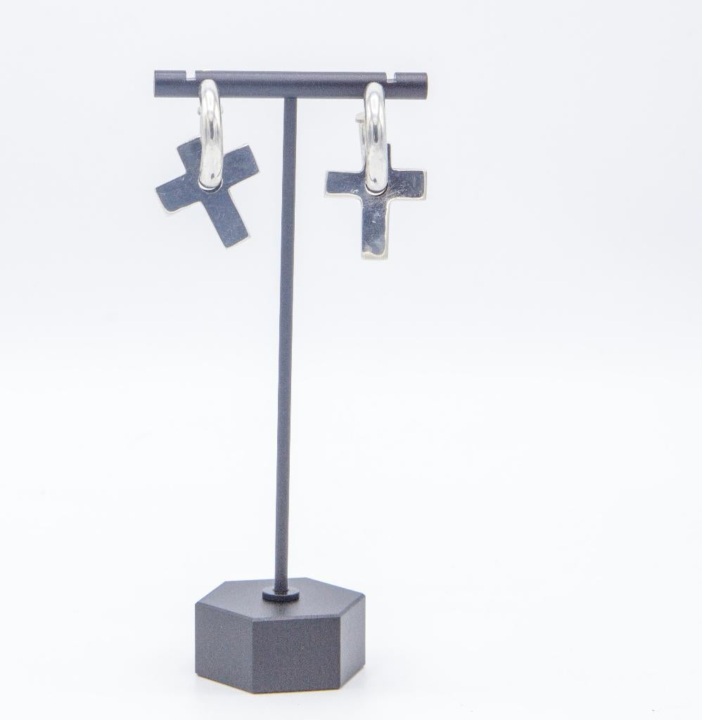 Een paar mooie opvallende zilveren oorbellen, Nieuw, Ophalen of Verzenden, Knopjes of Stekers, Zilver