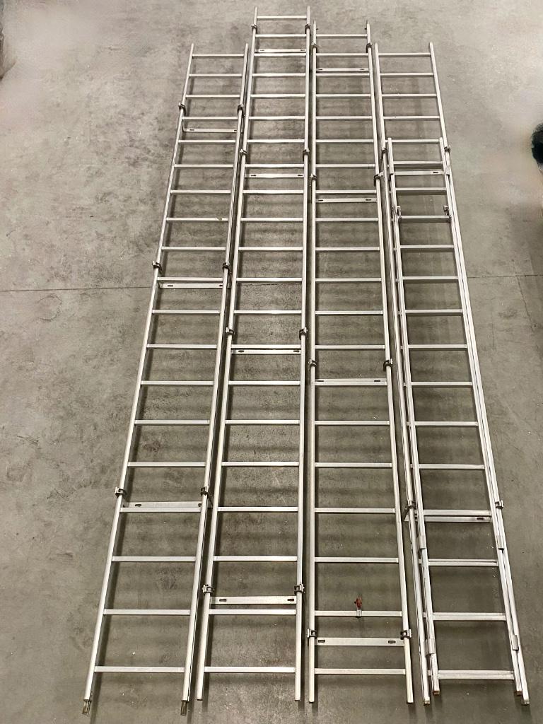 Vaste brandladder uitschuifbaar, Doe-het-zelf en Bouw, Ladders en Trappen, Zo goed als nieuw, Ladder, 4 meter of meer, Opvouwbaar of Inschuifbaar
