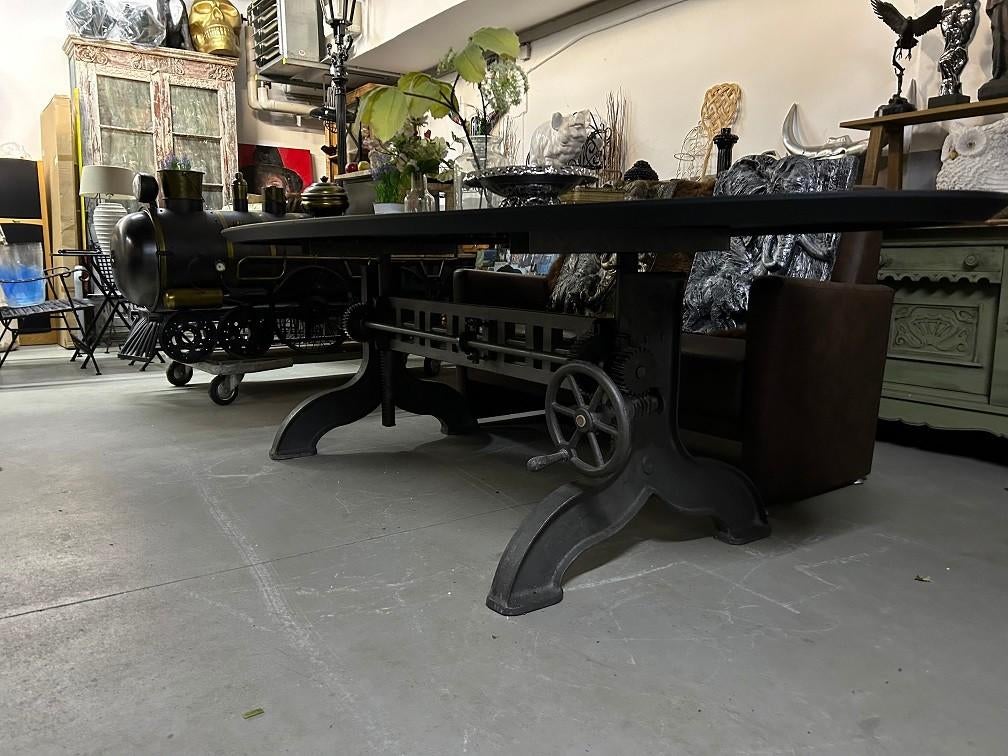 Grote eettafel, uniek onderstel, gietijzer en hout, Maison & Meubles, Tables | Tables à manger, 100 à 150 cm, 200 cm ou plus, Cinq personnes ou plus