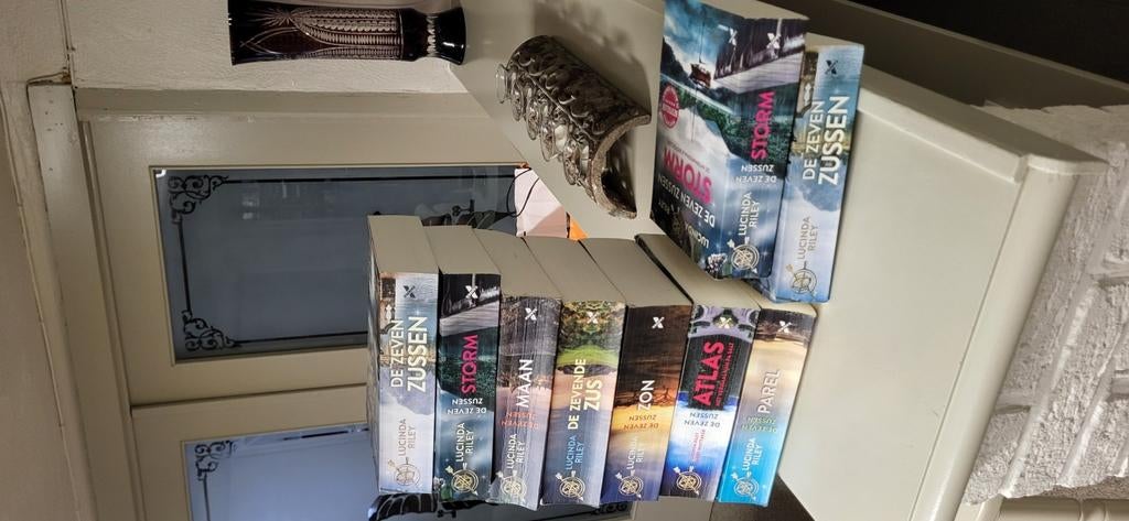 LUcinda Riley de zeven zussen volledige reeks, Boeken, Ophalen of Verzenden, Gelezen