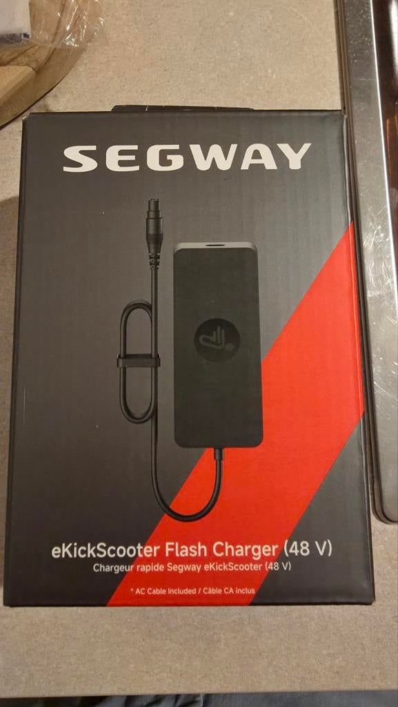 NIEUWE SEGWAY NINEBOT FLASH ULTRA FAST LADER, Fietsen en Brommers, Steps, Ophalen of Verzenden