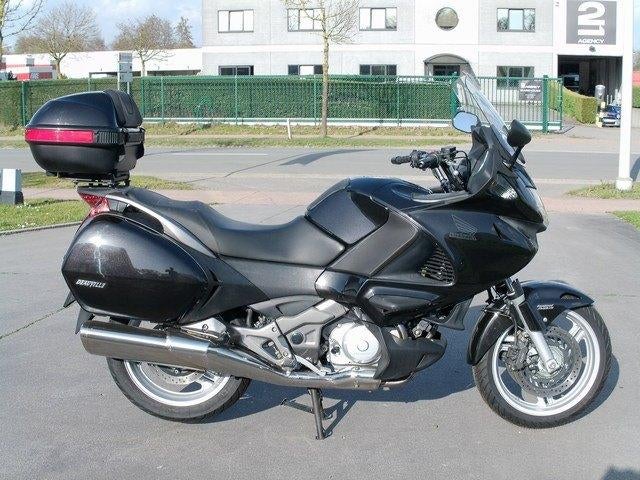 honda ntv 700 deauville  " 15 000 km", Motoren, 700 cc, 2 cilinders, Bedrijf, Toermotor