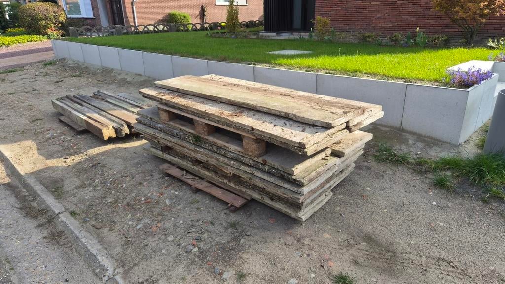 Gratis betonnen omheining, Tuin en Terras, Schuttingen, Ophalen