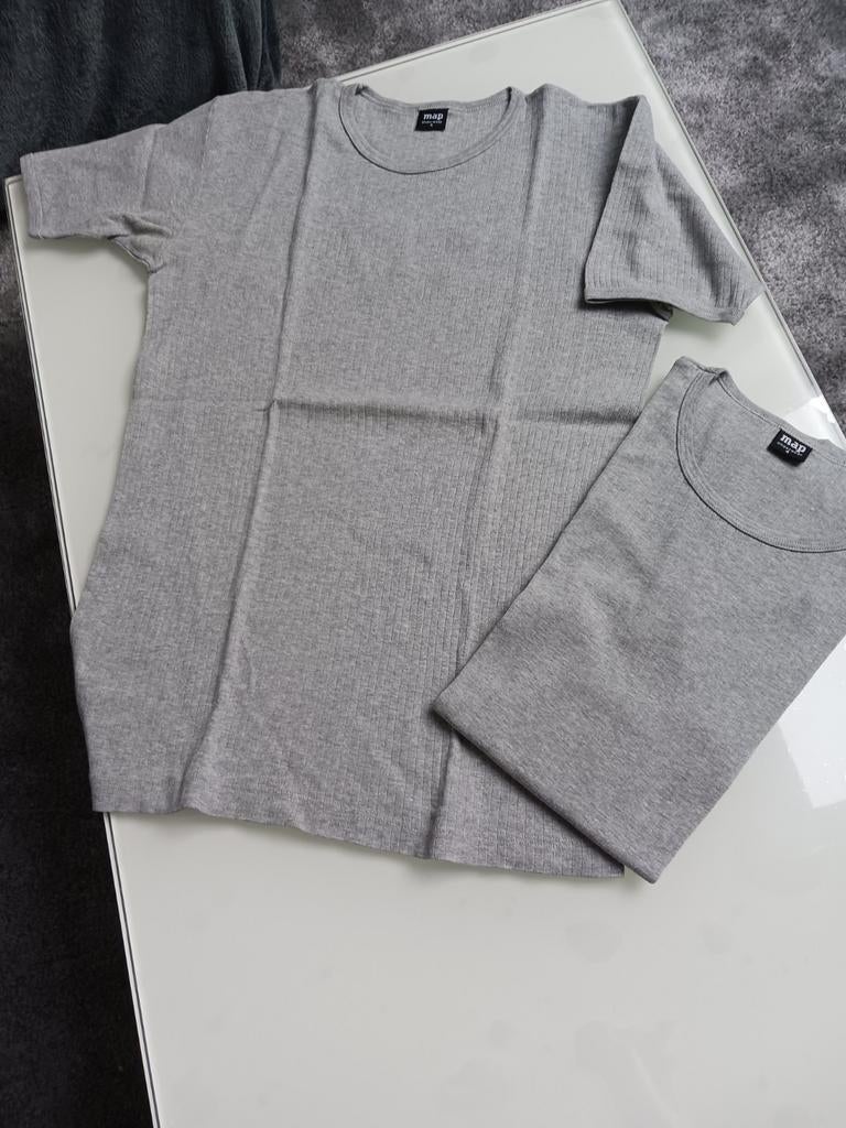 2 Grijze onderhemden merk MAP te koop.Maat S- M, Kleding | Heren, Ondergoed, Ophalen, Map, Hemd