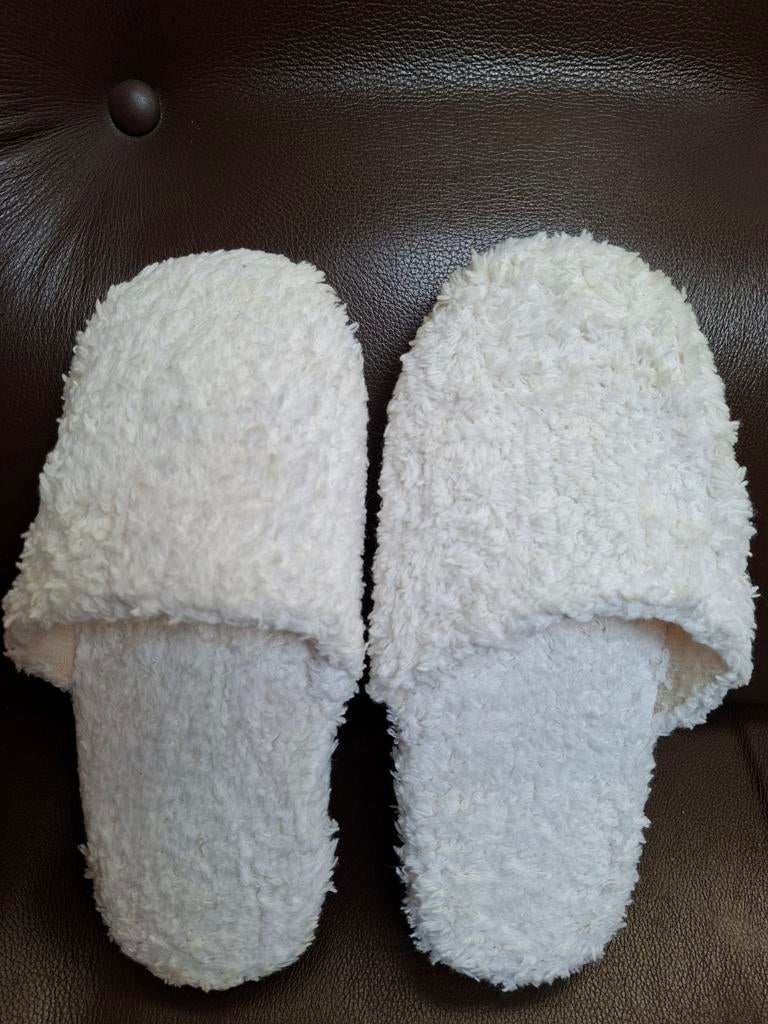 Pantoufle blanche. Neuf, Vêtements | Femmes, Chaussures, Neuf, Enlèvement, Pantoufles, Blanc