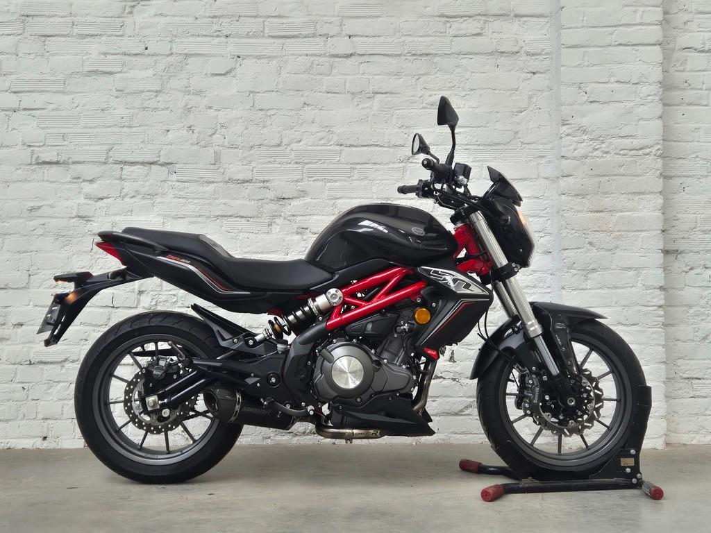 Benelli BN302  BN 302 ABS A2rijbewijs  @motomobilia, 2 cilinders, Bedrijf, Minimaal motorrijbewijs A2, Sportuitlaat