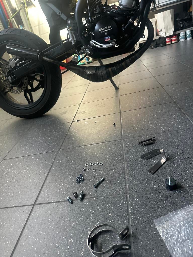 most uitlaat 50-70, Auto diversen, Velgenbomen, Ophalen, Zo goed als nieuw