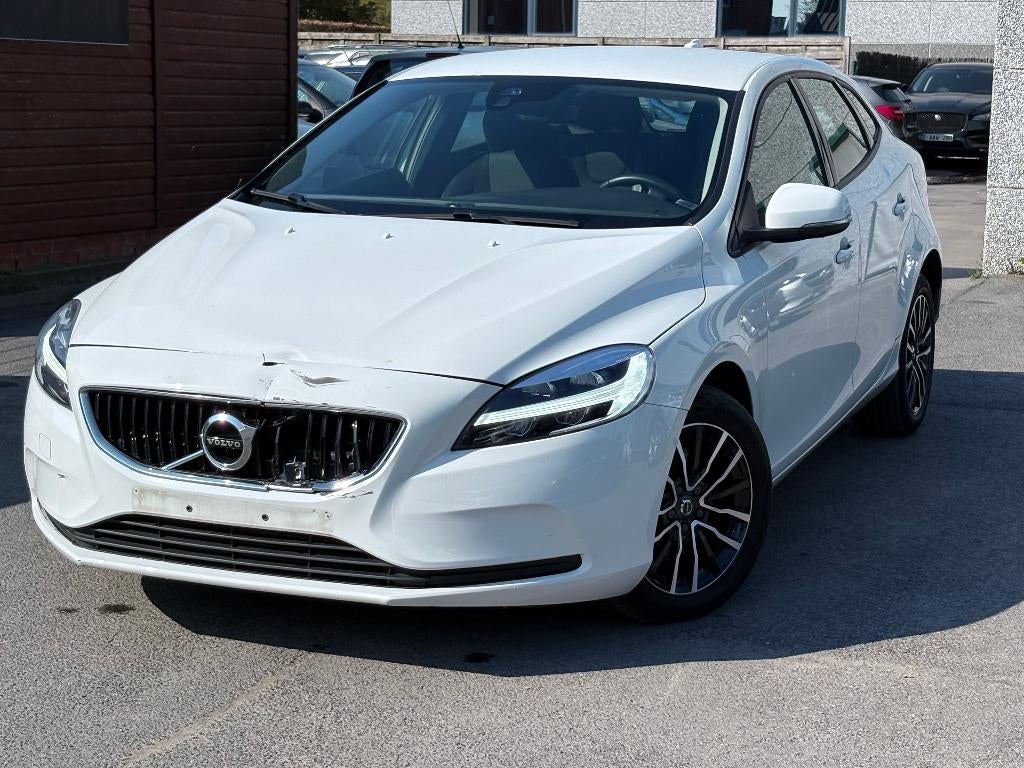 | Volvo V40 2.0 Benzine | 2019.06 | 99.000 km's | Accident, Auto's, 90 kW, Euro 6, Wit, Bedrijf