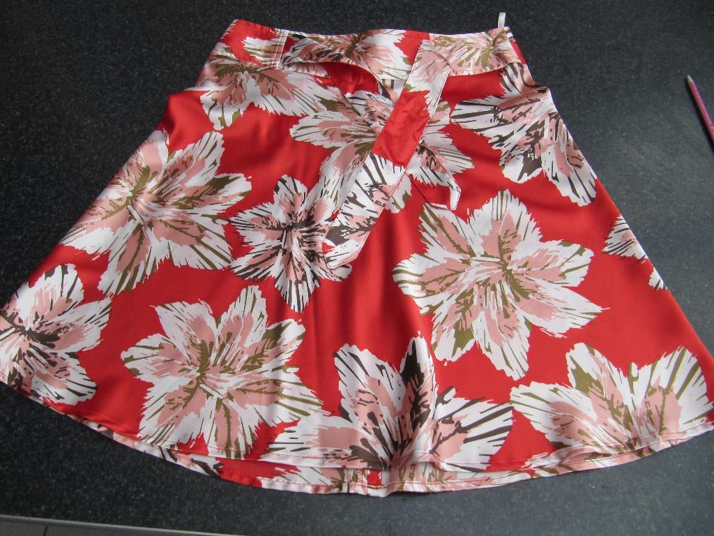 nieuwe rok Pauline B. T2 = medium A- lijn, rood wit bloemen, Maat 38/40 (M), Ophalen of Verzenden, Rood, Pauline B.