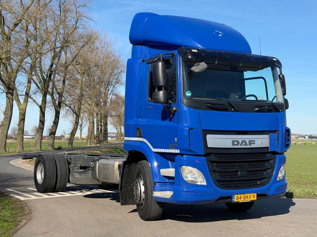 DAF CF 250 CF 230.18 CHASSIC CABINE., Autos, Camions, Achat, Régulateur de distance, Air conditionné, Ordinateur de bord, Cruise Control