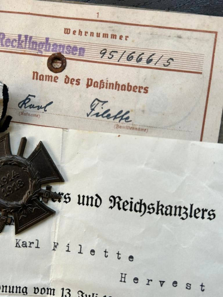 WO2 Wehrpass met Frontkämpfer oorkonde & medaille, Verzamelen, Verzenden, Landmacht, Overige typen