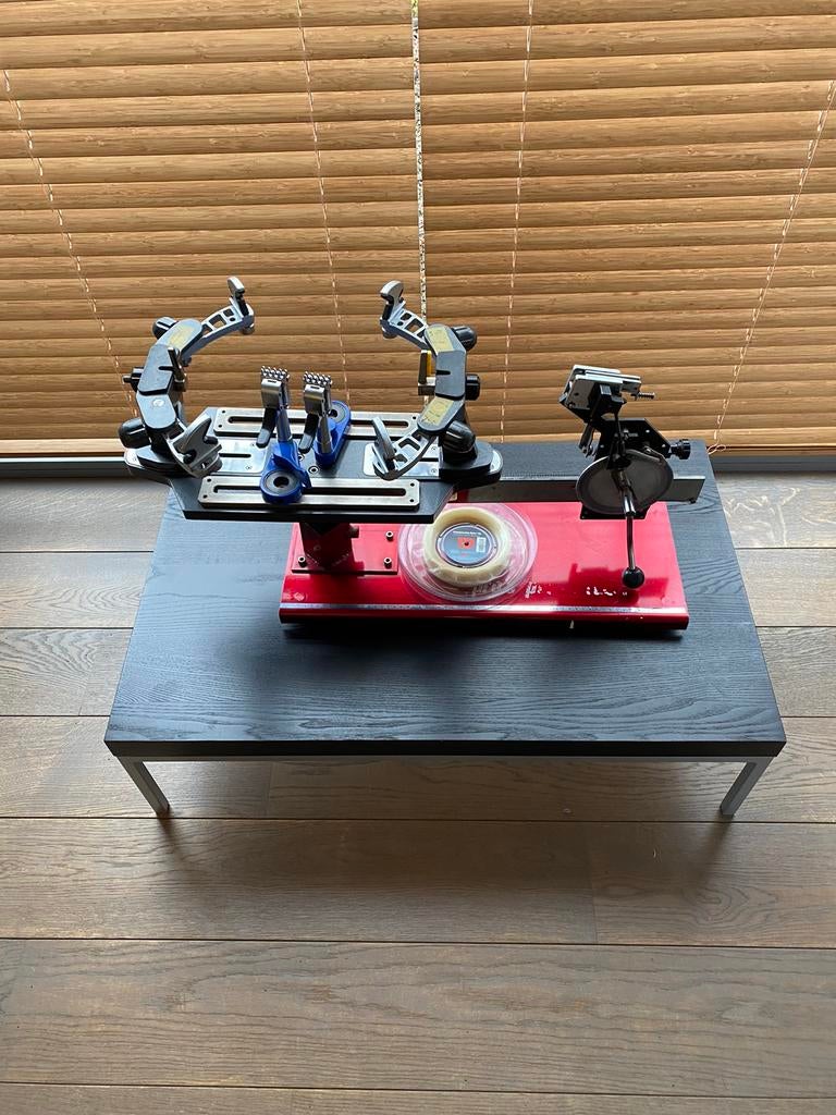 Bespanmachine tennis racket inclusief snaren van wilson, Sport en Fitness, Tennis, Ophalen, Zo goed als nieuw, Overige typen, Wilson