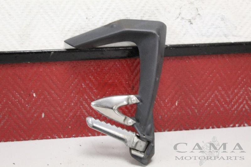 REPOSE PIEDS SUPPORT ARRIÈRE DROIT Triumph (2081625), Motos, Dhr. S. di Majo, Utilisé, Info@cama-motorparts.nl, P.J. Troelstraweg 8 8
3144 CX  MAASSLUIS, NL