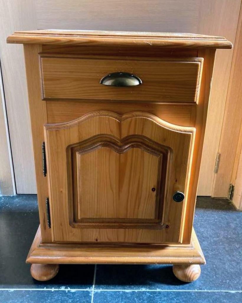 2 Massief Grenen Nachtkastjes - met lade en deurtje, Huis en Inrichting, Ophalen, Minder dan 50 cm, 1 of 2 laden, Zo goed als nieuw