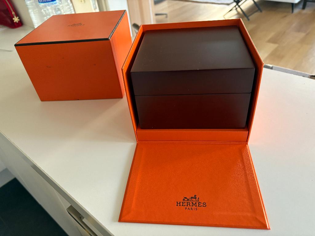 Coffret pour montre Hermès, Bijoux, Sacs & Beauté, Enlèvement, Comme neuf, Autres matériaux, Autres marques