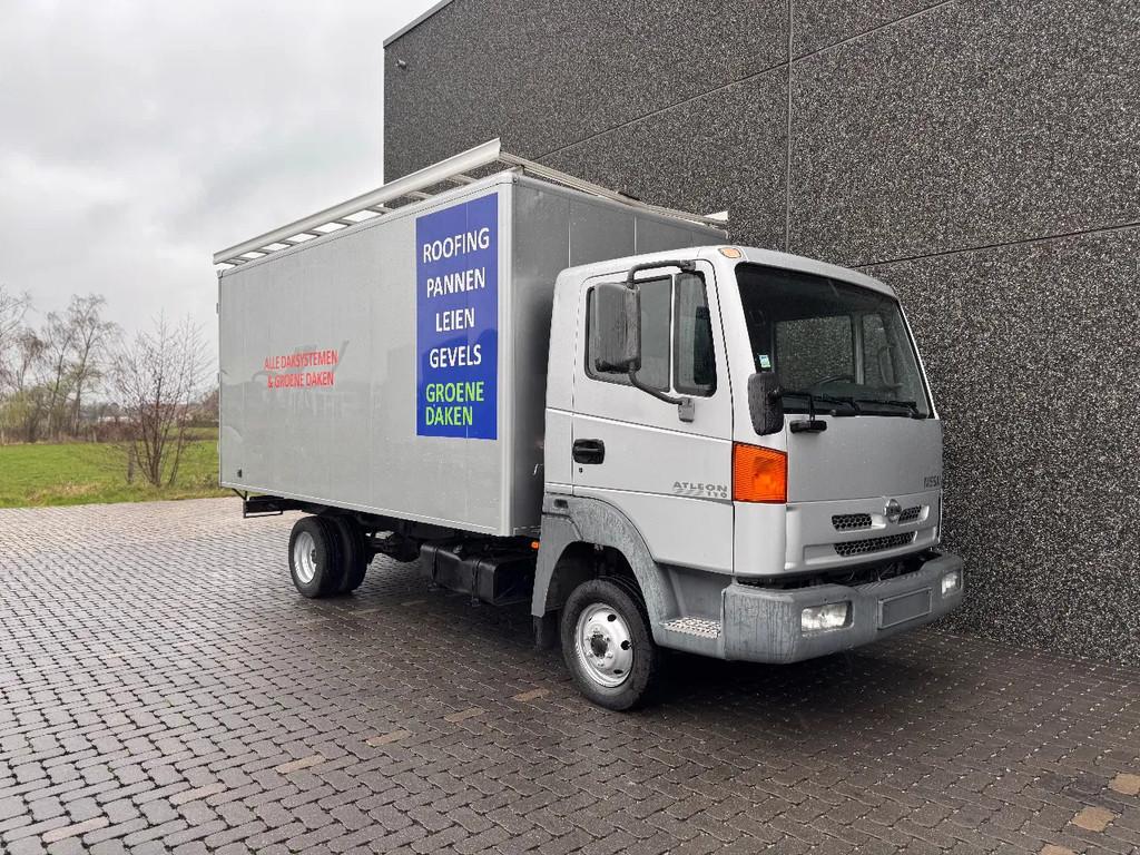 Nissan Atleon 110 (bj 2001), Auto's, Overige merken, Overige brandstoffen, Bedrijf, Handgeschakeld