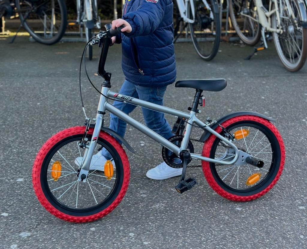 Wipe 500 bmx 16 inch, Fietsen en Brommers, Ophalen, Zo goed als nieuw