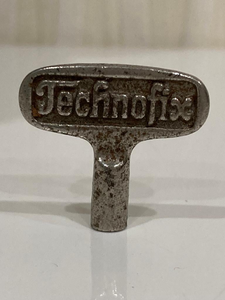 Antieke Technofix sleutel (jaren 1950-60), Antiek en Kunst, Ophalen of Verzenden