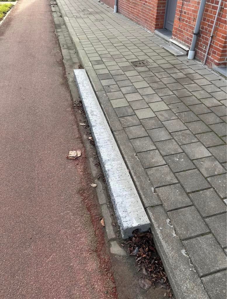 beton balk 3m, Ophalen, Zo goed als nieuw
