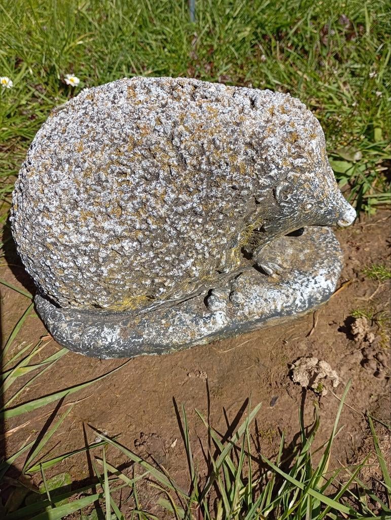 Grote Betonnen Egel, Ophalen, Zo goed als nieuw, Beton, Dierenbeeld