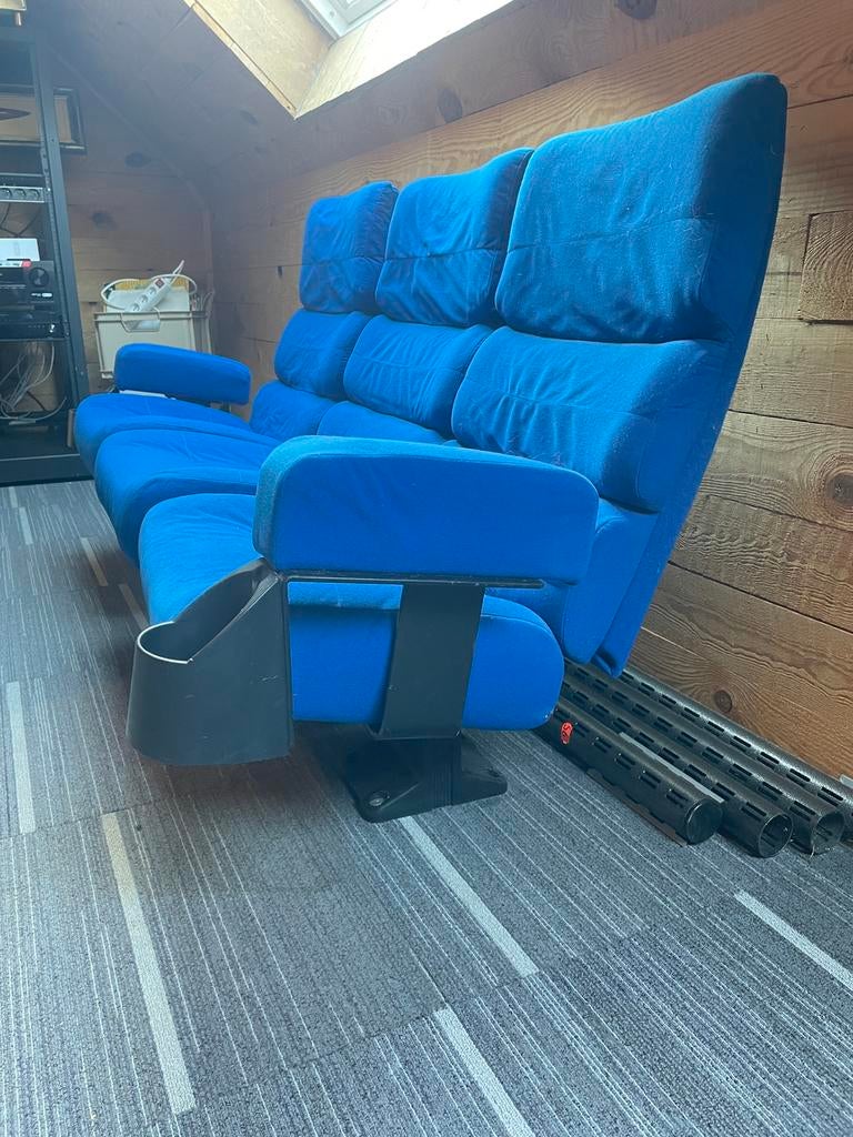 3 sieges cinema, Enlèvement