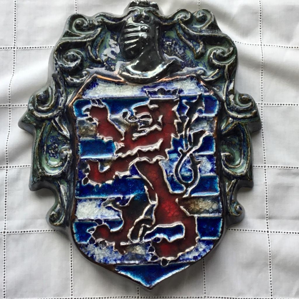 blason décoratif en grès réalisé par Roger Guérin 1930, Enlèvement ou Envoi