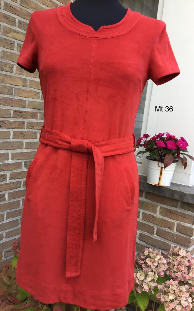 suedelook jurkje mt 36, Kleding | Dames, Nieuw, Ophalen of Verzenden, Iko, Knielengte