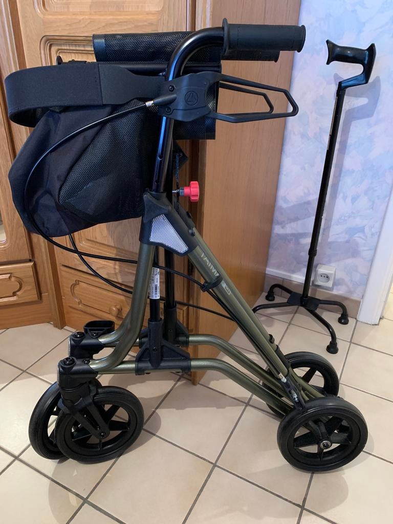 Déambulateur quasi neuf; excellente qualité !, Enlèvement, Comme neuf